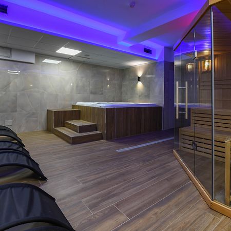 里乌斯酒店 佩斯基耶拉德加达 外观 照片